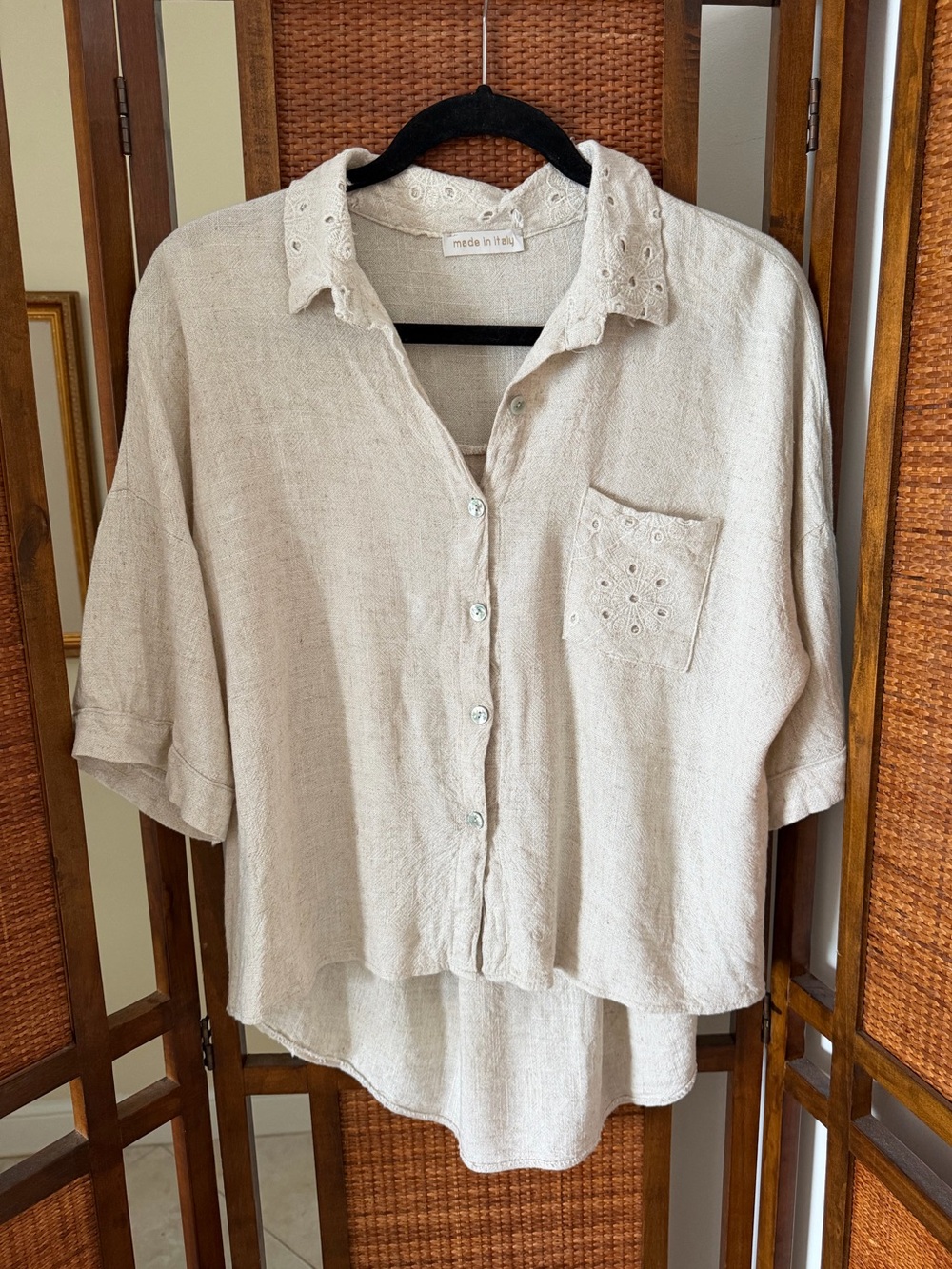 Italian linen viscose Eyelet Collar hi low Button-Up Top size medium